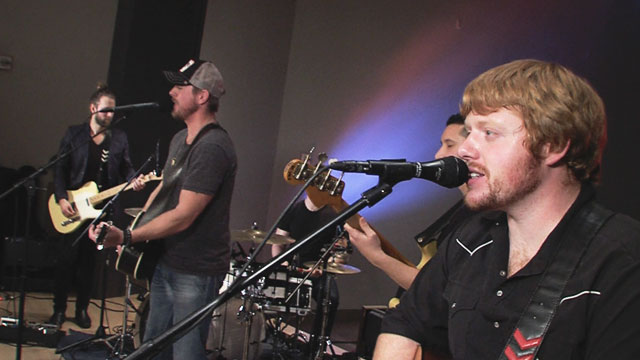 'Freedom Like This' from country artist, Aaron Crawford Art Zone: Aaron Crawford performs 'Freedom Like This'