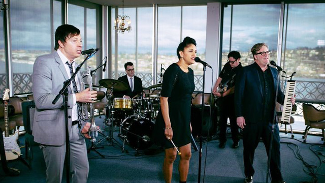 Lushy perform 'Bella Baretta' Art Zone: Lushy perform 'Bella Baretta'