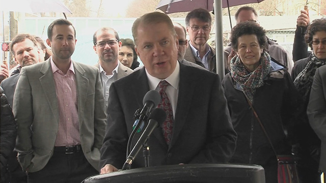 Mayor Murray signs legislation supporting environmental revitalization