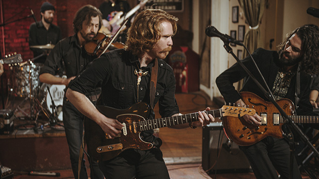Art Zone: Country Lips perform "Grizzly Bear Billboard" 