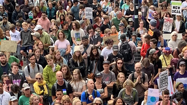 Thousands of Seattle youth demonstrate during Global Climate Strike
